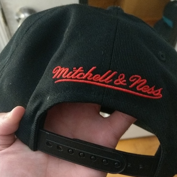 Hat - Picture 2 of 3